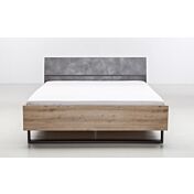 Letto Industry con testata ricurva in finitura Rovere e Grigio smoke