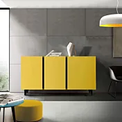 credenza gialla a 3 ante