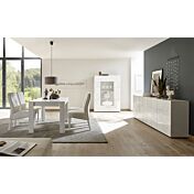 Sala completa di tavolo, madia e vetrina in bianco laccato lucido serigrafato