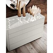 Comodini con top in vetro, finitura Grigio seta e Marmo bianco