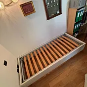 letto con solo la rete 