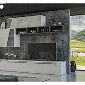 Parete attrezzata Bianco frassino con frontali e elementi sospesi in finitura Cemento e libreria orizzontale color Fango