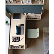 Zona studio moderna con libreria e scrivania finitura Petrolio, Orzo e Olmo