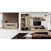 Soggiorno contemporaneo con vetrina, porta tv e madia in Rovere antico