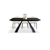 Tavolo moderno con sedie