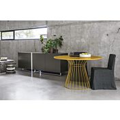 Tavolo rotondo giallo zafferano con struttura in metallo Zenzero Shop