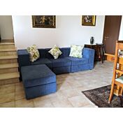 Divano moderno componibile blu a 3 posti e penisola