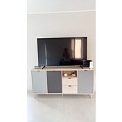 Madia nordica Rosvik con 3 ante e 2 cassetti in finitura Grigio Seta, Grigio Perla e Antracite