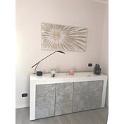 Credenza Moderna a 4 ante, Bianco Lucido con frontali Beton