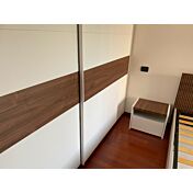 2 comodini finitura Bianco Opaco e Noce Dark, guide ammortizzate