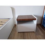 Conveniente Coppia di comodini finitura Bianco Opaco e Noce Dark, guide ammortizzate