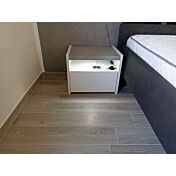 Economica Coppia di comodini finitura Bianco Opaco e Beton, guide ammortizzate