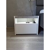 Economica Coppia di comodini finitura Bianco Opaco e Beton, guide ammortizzate