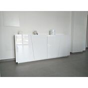 ACQUISTA ANCHE TU Credenza a 4 ante in finitura bianca laccata lucida