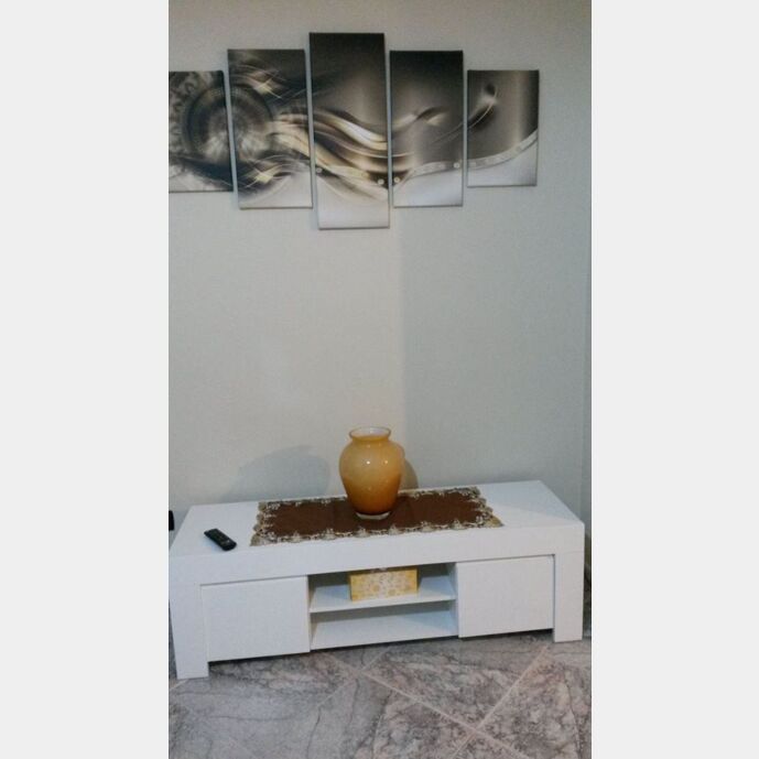 ACQUISTA ANCHE TU Porta tv bianco opaco a 2 ante con maniglia a gola