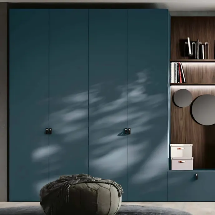 Armadio 4 ante battenti, alto 295 cm, Petrolio con maniglie in cuoio