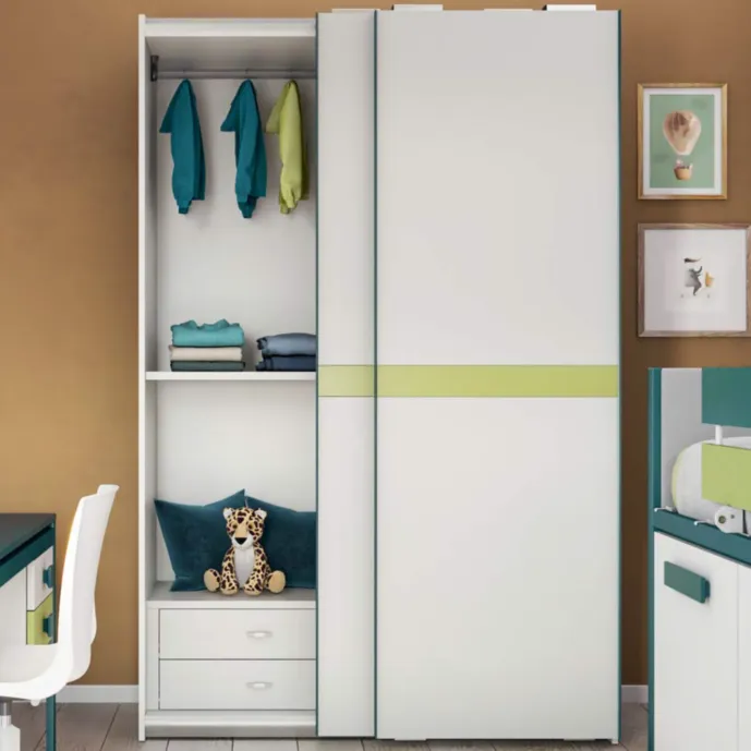 armadio bianco luce e verde