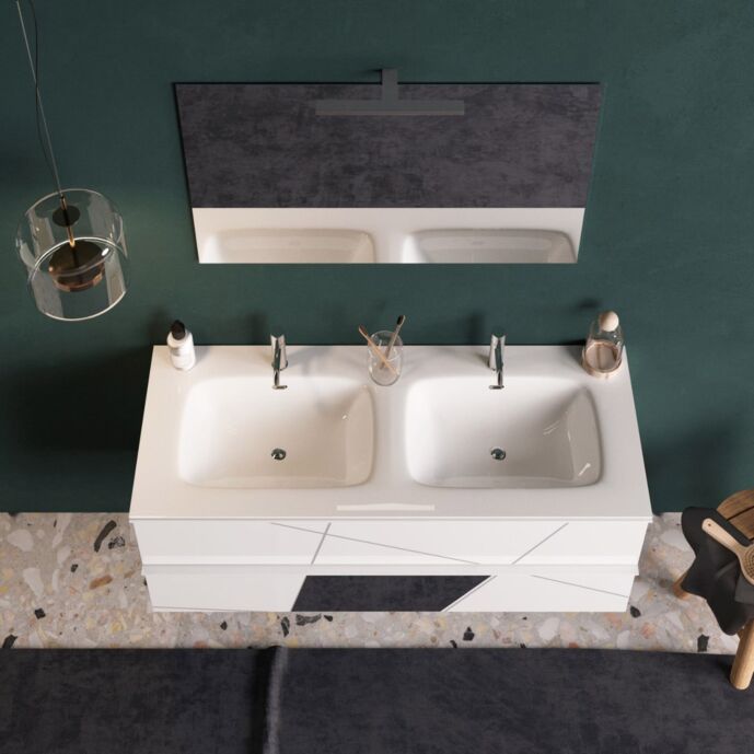 bagno stile moderno con specchi