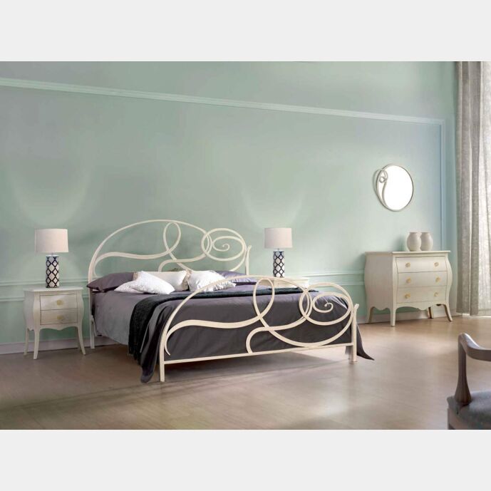 Letto in ferro battuto Schubert, colore bianco anticato oro, made in Italy