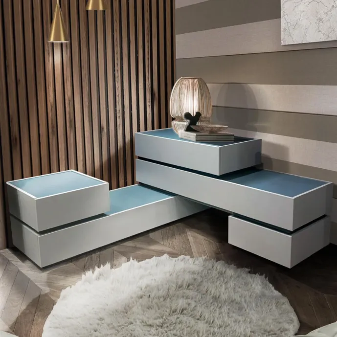 Comò angolare sfalsato, Laccato Ceruleo e Celeste Zenzero Shop