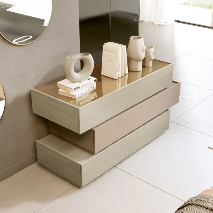 comò sfalsato cenere