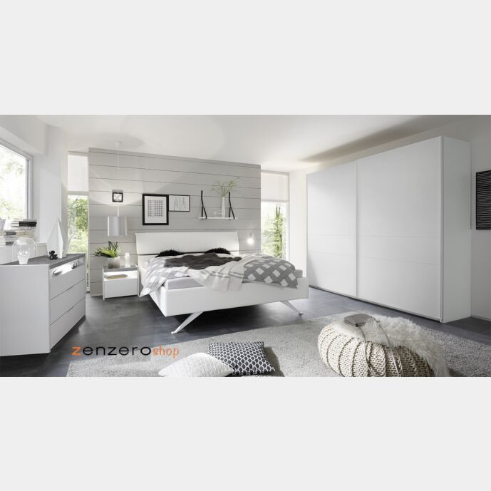 Camera matrimoniale moderna bianca, scontata