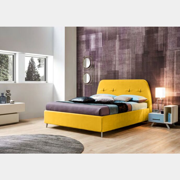 Letto matrimoniale Marie modello king size, con decorazione in testata