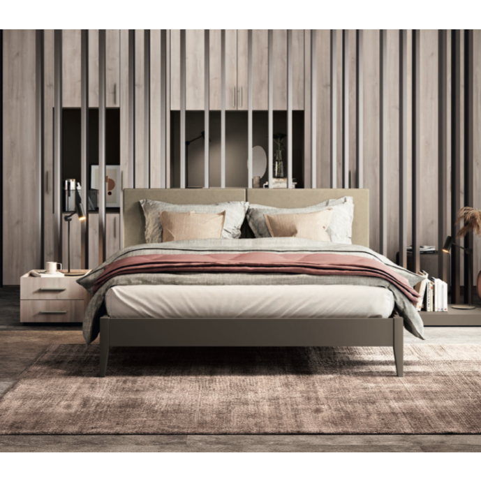 Letto matrimoniale con alloggiamento posteriore, finitura Moka e Papyrus