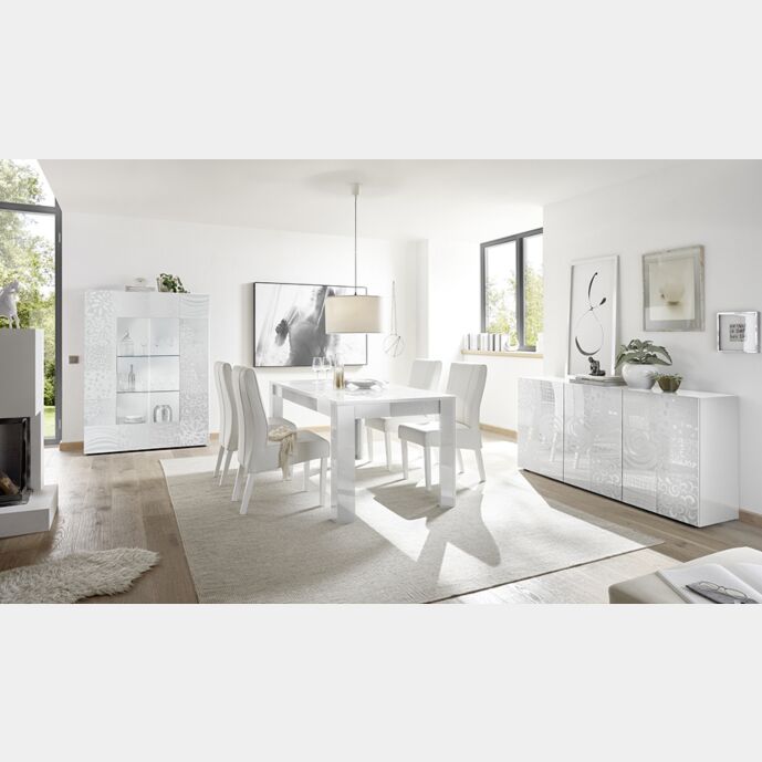 Sala completa di tavolo, madia 3 ante e vetrina in bianco laccato lucido serigrafato