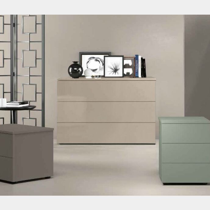 Comò moderno a 3 cassetti in finitura Orzo