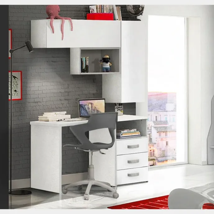 scrivania bianca e grigia