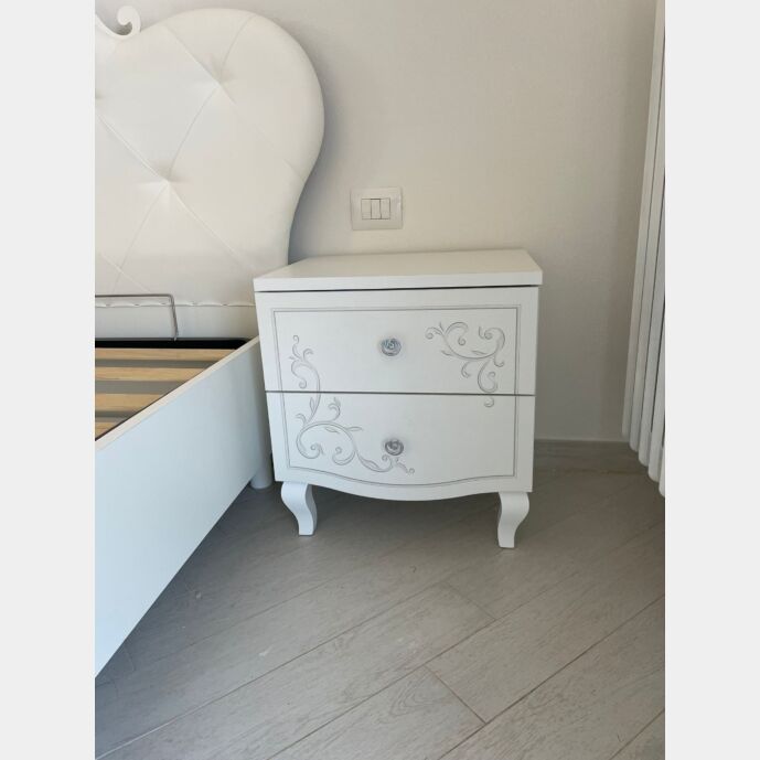 Comodini serigrafati con due cassetti, in finitura bianco