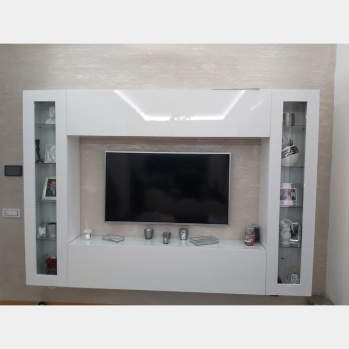 Elegante Parete attrezzata sospesa con 2 vetrine e 2 pensili orizzontali, finitura bianco lucido