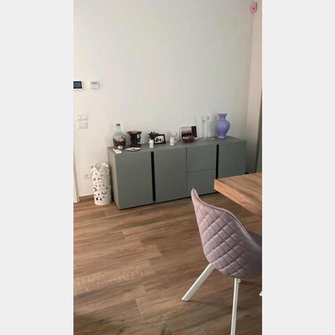 Spaziosa Madia 3 ante 2 cassetti in finitura Agave Nobilitato