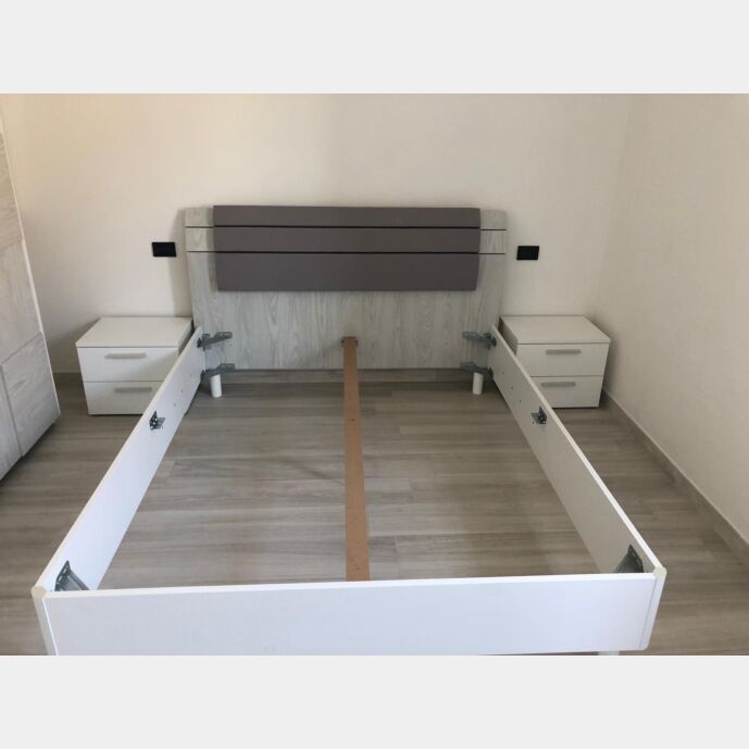 ACQUISTA ANCHE TU Letto matrimoniale in legno grigio della collezione Like