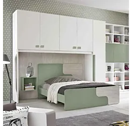 Armadio a ponte con 5 ante battenti in finitura Bianco frassino, Gessato cenere e Salvia