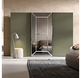 Armadio scorrevole laccato Muschio con specchio fumè, 3 ante Zenzero Shop