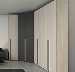Armadio moderno ad angolo con 7 ante in finitura Noce brina e Grigio titanio