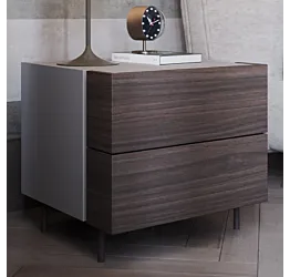 comodino con piedini