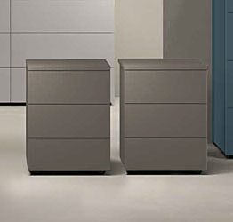 Coppia di comodini moderni a 3 cassetti, finitura Grigio Cenere