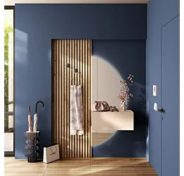 Ingresso moderno con boiserie, specchiera mezza luna Moon, ribalta, Cashmere e Cadiz cannettato