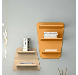 Libreria sospesa in finitura Miele e Royal oak