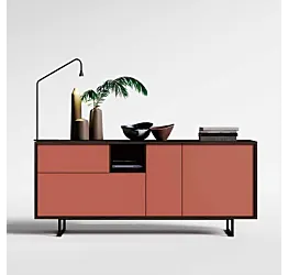 madia rossa e legno bruciato