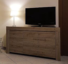 Madia con maniglie a gola a 3 ante, finitura Rovere kadiz