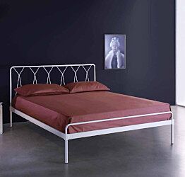 Letto in ferro battuto Dumage, colore bianco confetto, made in Italy