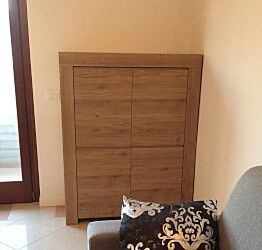 Credenza alta Rovere Cadiz con maniglia a gola