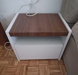 Moderna Coppia di comodini finitura Bianco Opaco e Noce Dark, guide ammortizzate