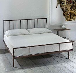 Letto in ferro battuto Giuliani , effetto corten, made in Italy