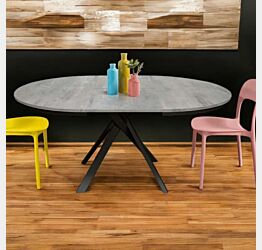 conveniente tavolo moderno