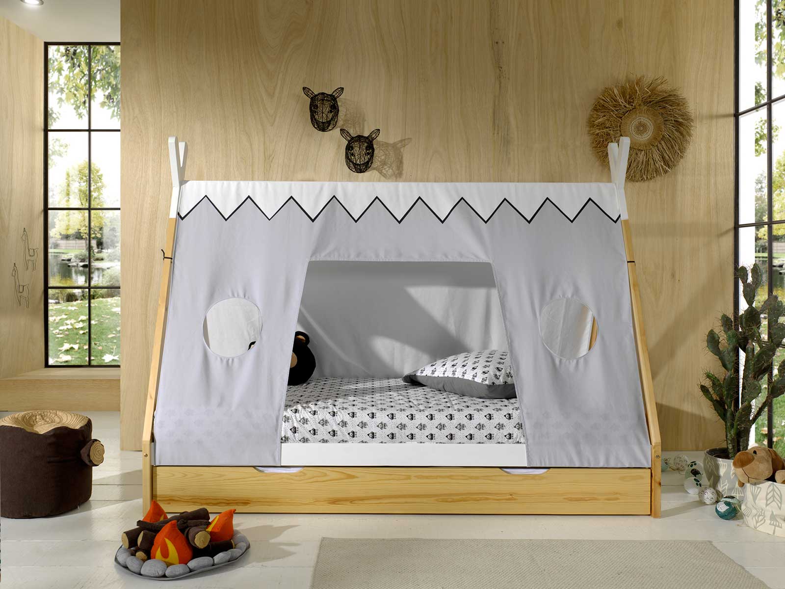 Letto singolo montessoriano per camerette, design tenda indiana, Pino naturale e Bianco laccato